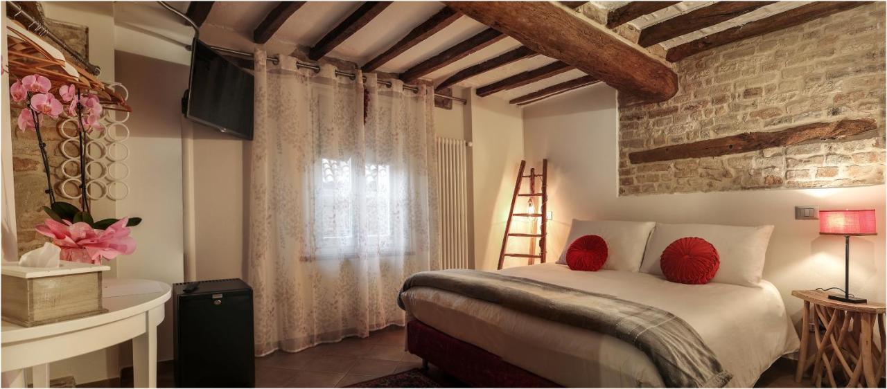Il Giardino Sul Tetto B&B Guarene Exteriér fotografie
