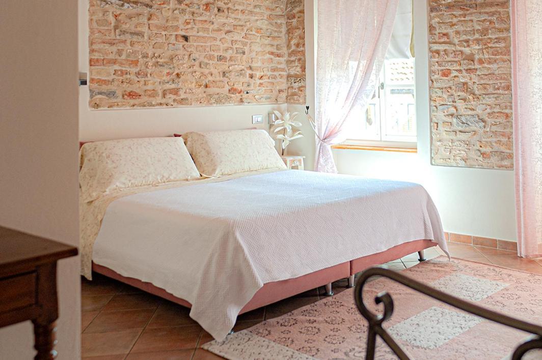 Il Giardino Sul Tetto B&B Guarene Exteriér fotografie