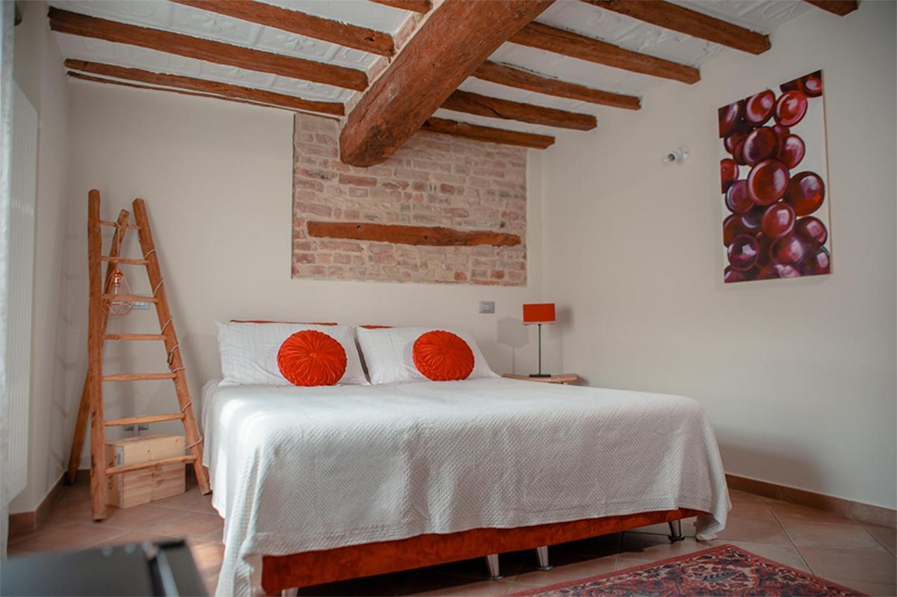 Il Giardino Sul Tetto B&B Guarene Exteriér fotografie
